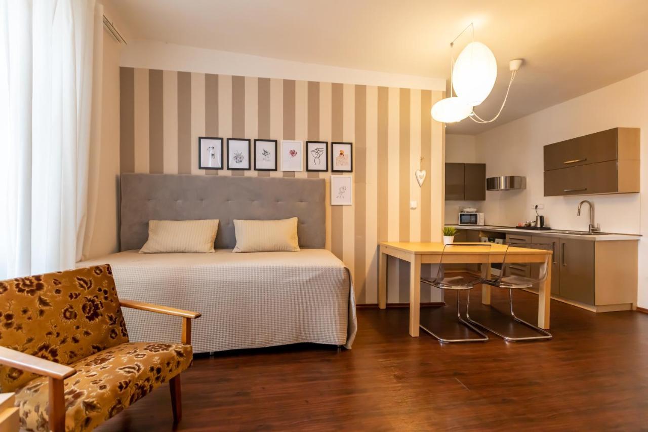 Palac Daun - Studio Apartments Znojmo Exterior photo